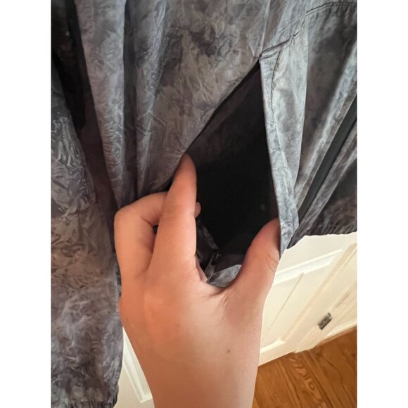 Lululemon Lab Terrain Shell Women's Lightweight Windbreaker Jacket Sz 8 NWOT - Picture 8 of 9